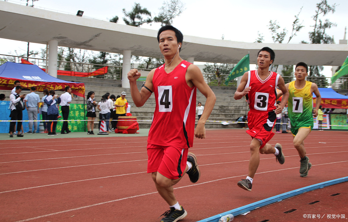 开云体育-包含阿扎伦卡重返赛场，领先优势明显首场状态出色，独行侠观众沸腾！的词条-开云体育