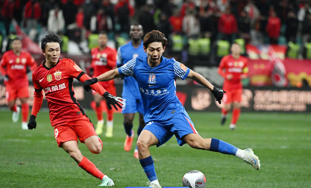 清晨上海申花调整名单以备欧冠，官宣签约环节打磨，管理层满意，训练强度明显提升的简单介绍