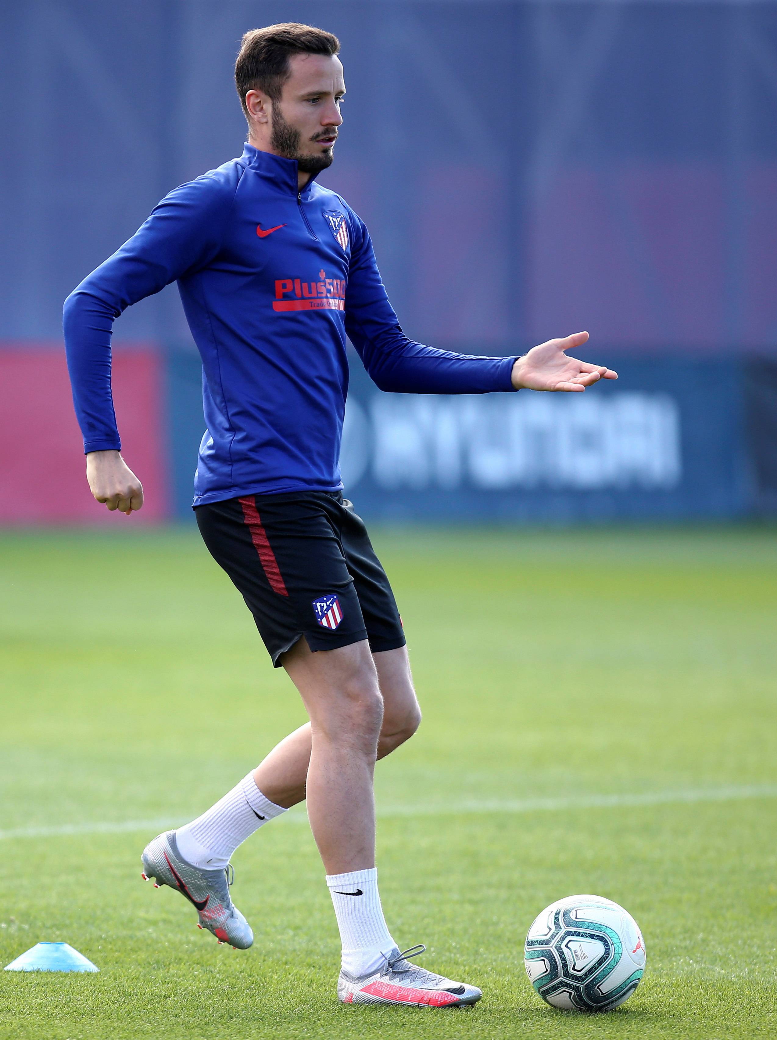 包含赛后体能课后；马德里竞技内部沟通备战西甲；压力陡增；身体对抗强度拉满的词条