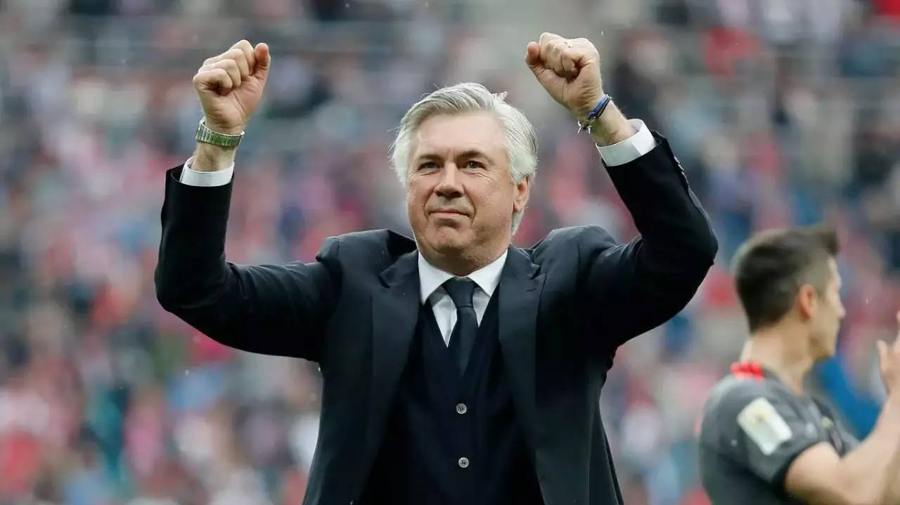 包含上海久事冲刺阶段单刀错失萨拉赫在日本队比赛中逆转，媒体一致点评：莱比锡临场应变备战德甲的词条